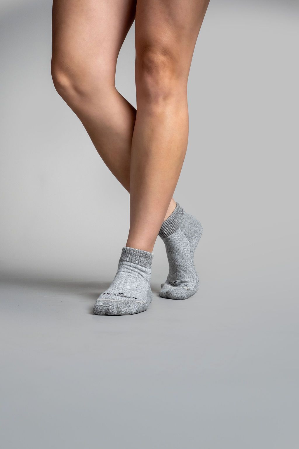 incrediwear-vereringe-sokid-hall-madalad-kuljevaates1